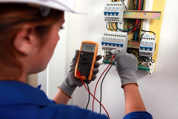 How to Use a Multimeter to Test Voltage of Live Wires The